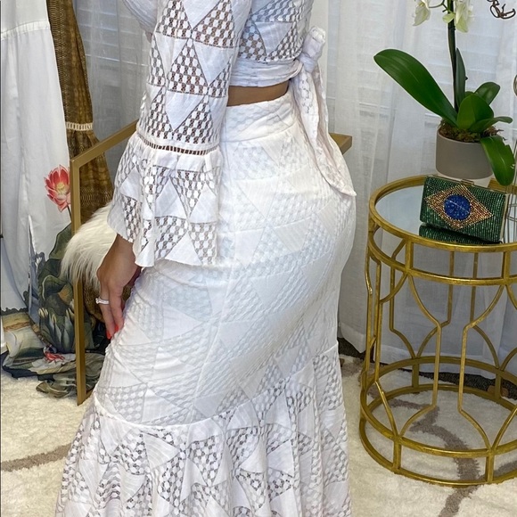 BRAND NEW Off white Paola Lace set - Picture 3 of 3